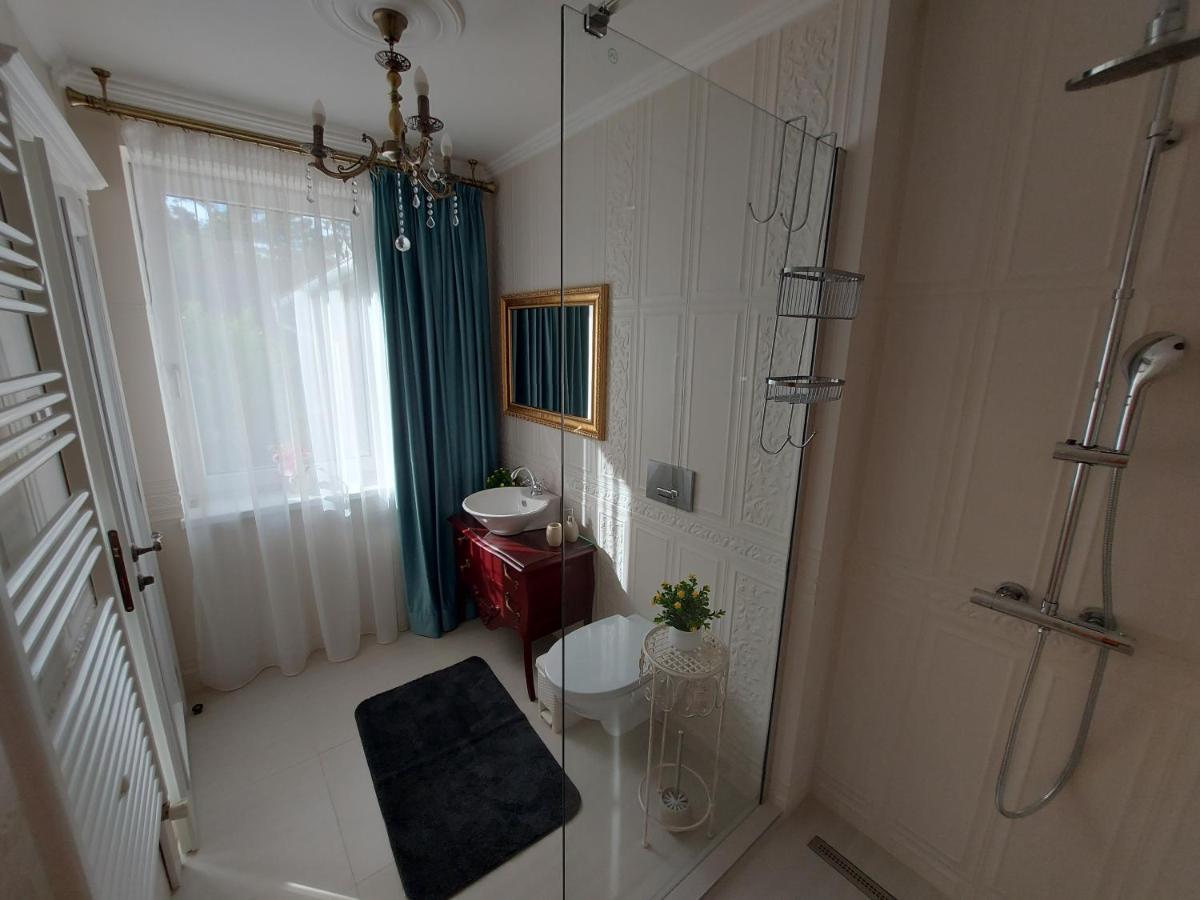Conacul Poetilor Hotell Gura Rîului Exteriör bild